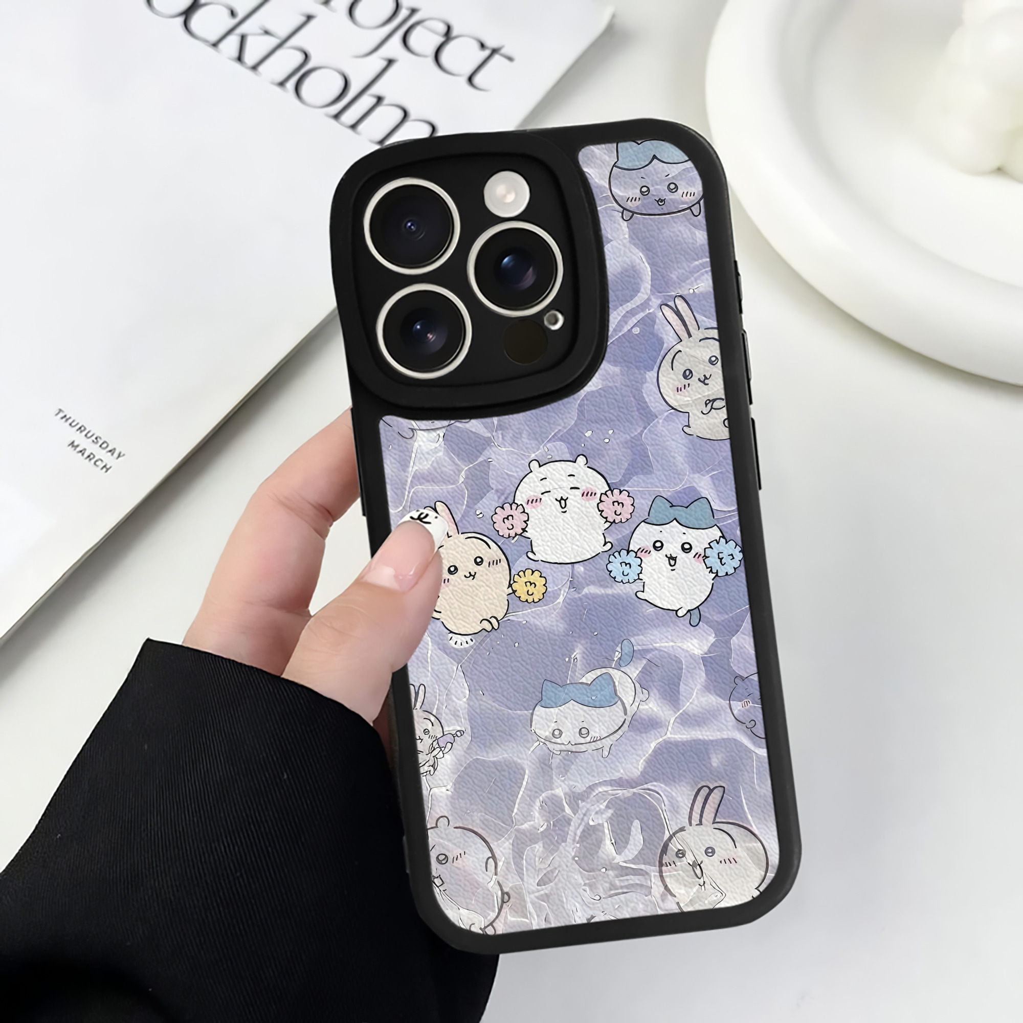（画像用） ちいかわ Chii-kawa 【iPhone 16シリーズ対応】シリコンスマホケース（レザー調） 材質：シリコン